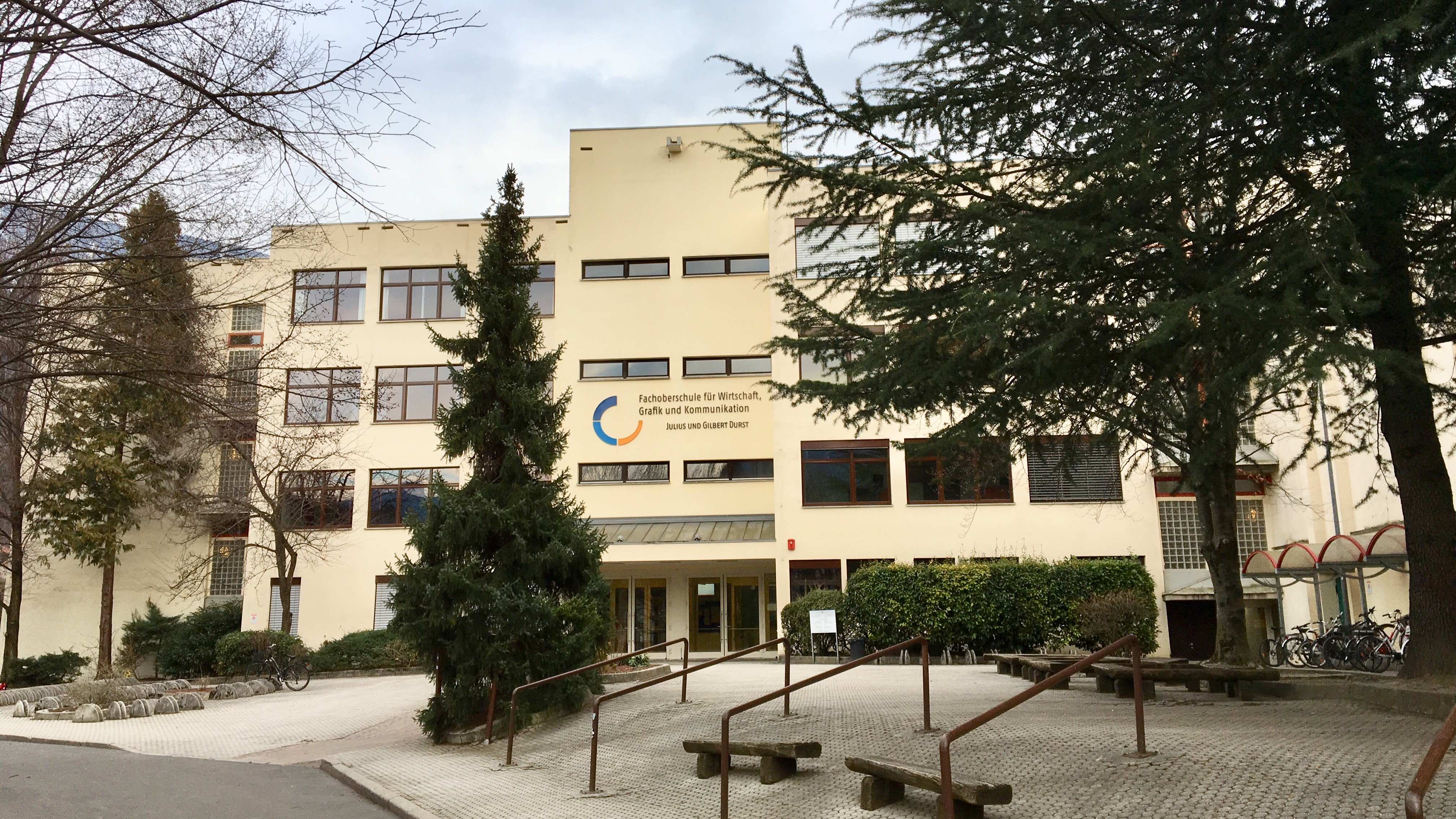 Fachoberschule für Wirtschaft, Grafik und Kommunikation 'Julius und Gilbert Durst'