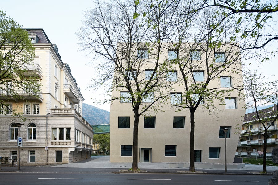 Landesberufsschule für das Gastgewerbe 'Savoy' Meran